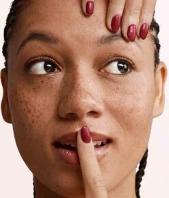 Pink Gellac - Amorous Red - Gellak - Vegan - Rood - Shimmer Finish - 15 Ml -Maquillage Cosmetics 1025x1200 5