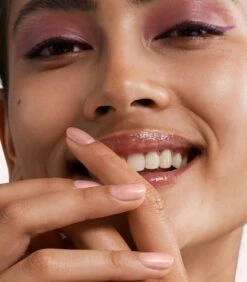 Pink Gellac - Champagne - Gellak - Vegan - Nude - Satijnen Finish - 15 Ml -Maquillage Cosmetics 1050x1200 40