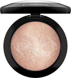 MAC Cosmetics Mineralize Skinfinish Highlighter Poeder - Soft & Gentle 15 MAC Cosmetics Mineralize Skinfinish Highlighter Poeder - Soft & Gentle -Maquillage Cosmetics 1084x1200