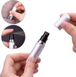 MaxedMore Navulbare Parfumverstuiver 5ml Rood/Licht Roze/ Oranje/Groen/ Blauw/ Grijs - 65 Keer Spraybare Parfum Verstuiver - Hervulbaar Tasverstuiver Voor Parfum - Meeneem Mini Geur Flesje Voor Op Reis - Lipstick Formaat Navulbaar Parfumflesje -Maquillage Cosmetics 1187x1200 32