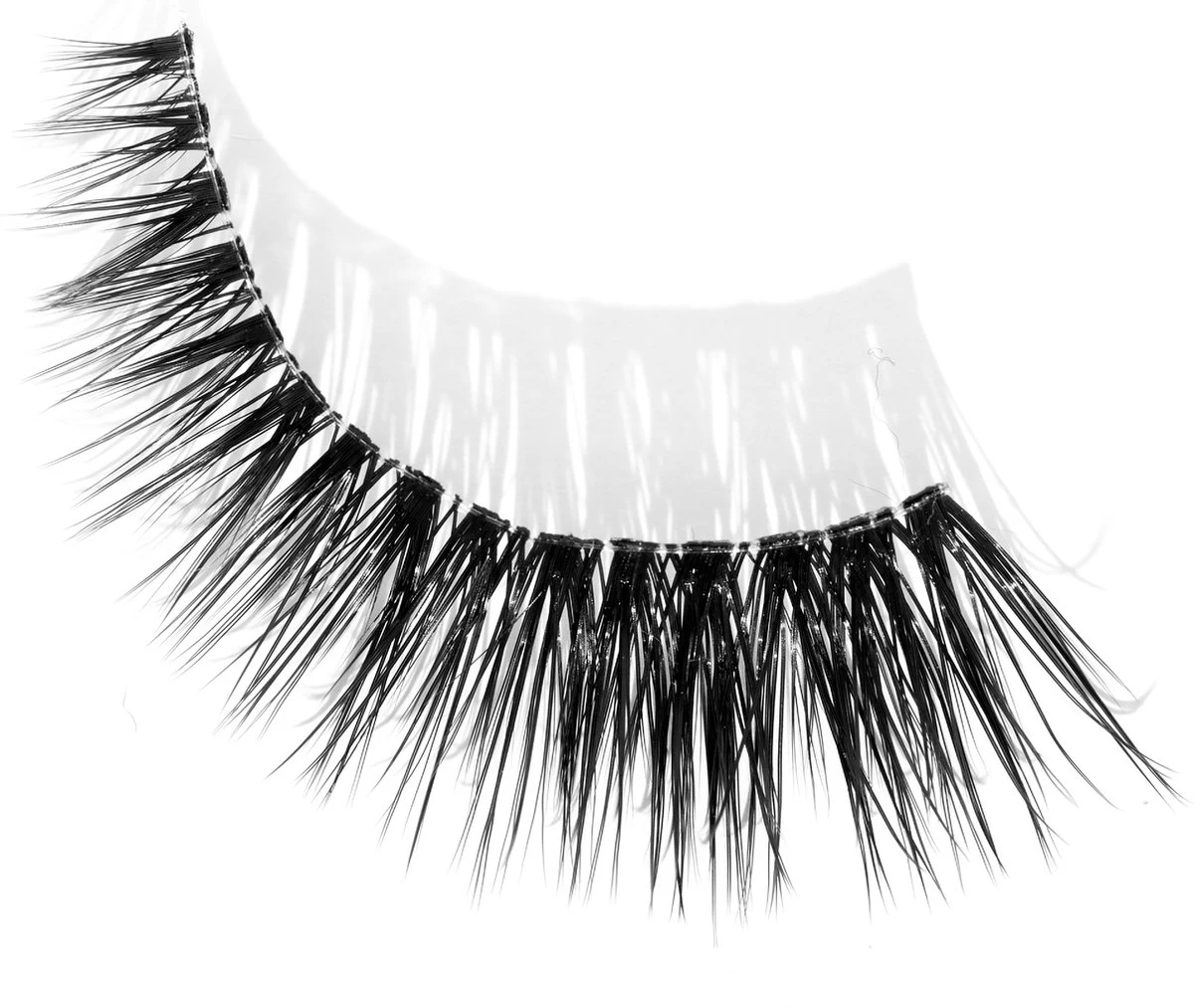 NYX Professional Makeup Jumbo Lash! Vegan False Lashes - LGLA05 Ego Flare 6 NYX Professional Makeup Jumbo Lash! Vegan False Lashes - LGLA05 Ego Flare – Image 4