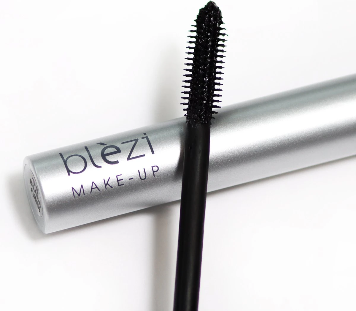 Blèzi® Mascara 10 Black - Mascara Gevoelige Ogen - Zwart 7 Blèzi® Mascara 10 Black - Mascara Gevoelige Ogen - Zwart – Image 5
