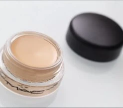 MAC Cosmetics Pro Longwear Paint Pot Oogmake-up - Soft Ochre 22 MAC Cosmetics Pro Longwear Paint Pot Oogmake-up - Soft Ochre -Maquillage Cosmetics 1200x1061 2