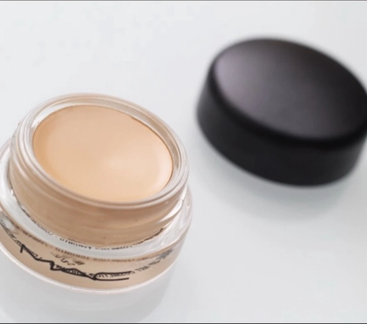 MAC Cosmetics Pro Longwear Paint Pot Oogmake-up - Soft Ochre 10 MAC Cosmetics Pro Longwear Paint Pot Oogmake-up - Soft Ochre – Image 8