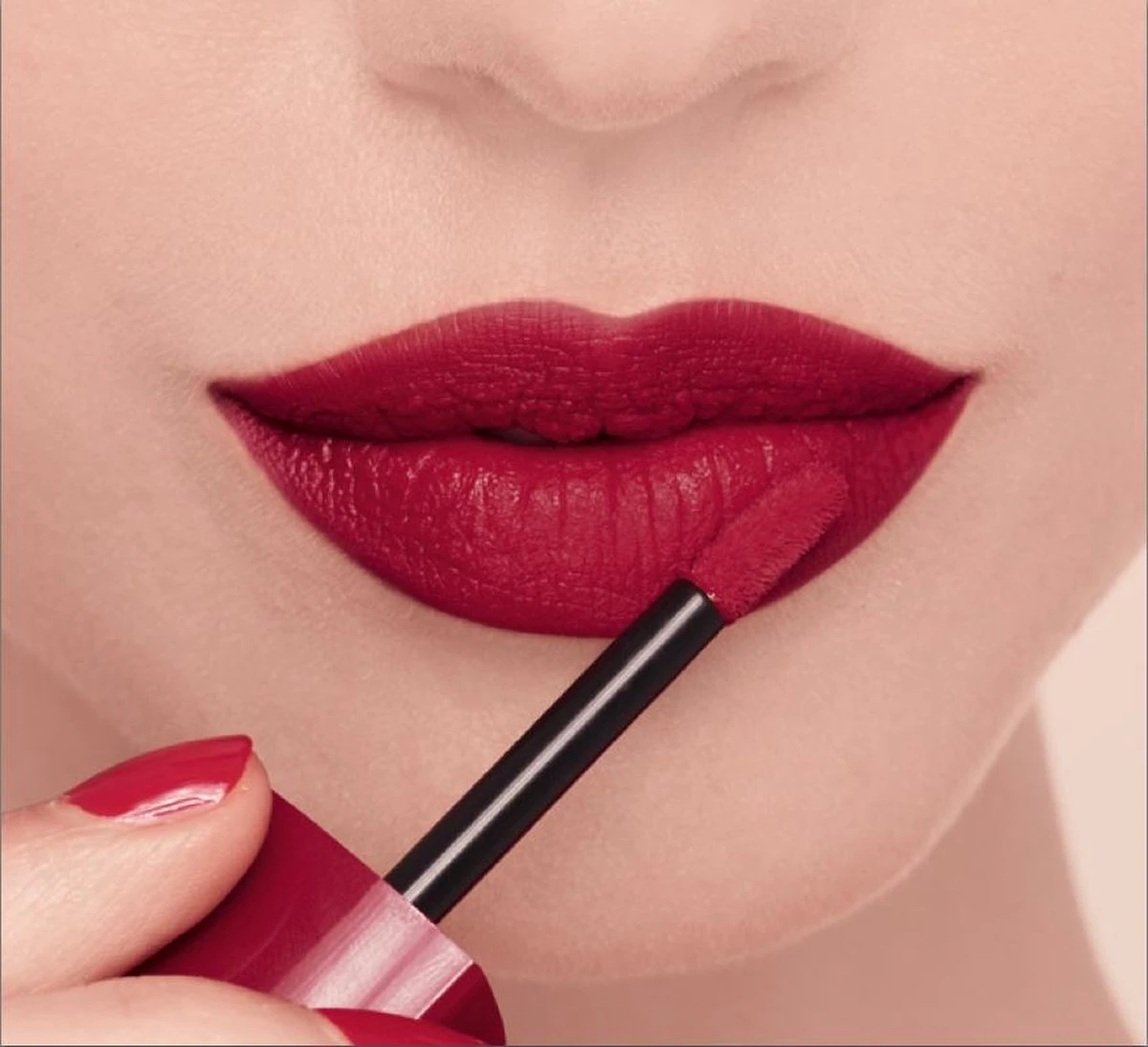 Bourjois Lippenstift Rouge édition Velvet Bourjois - 15 Red 6 Bourjois Lippenstift Rouge édition Velvet Bourjois - 15 Red – Image 4