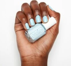 Essie Midsummer 2020 Midsummer Collectie 2020 Limited Edition - 721 Sway In Crochet - Blauw - Glanzende Nagellak - 13,5 Ml -Maquillage Cosmetics 1200x1124 9