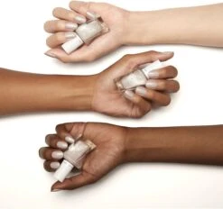 Essie Gel Couture 90 Make The Cut - Gel Nagellak 28 Essie Gel Couture 90 Make The Cut - Gel Nagellak -Maquillage Cosmetics 1200x1127 8