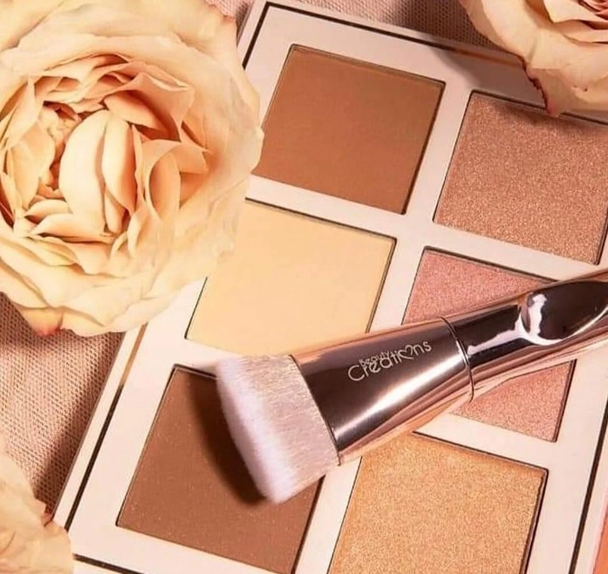 Beauty Creations Floral Bloom Highlight & Contour Palette 7 Beauty Creations Floral Bloom Highlight & Contour Palette – Image 5