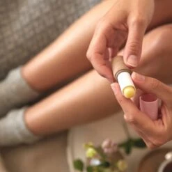 Kneipp Lippenbalsem - Sensitive Care -Maquillage Cosmetics 1200x1200 1022