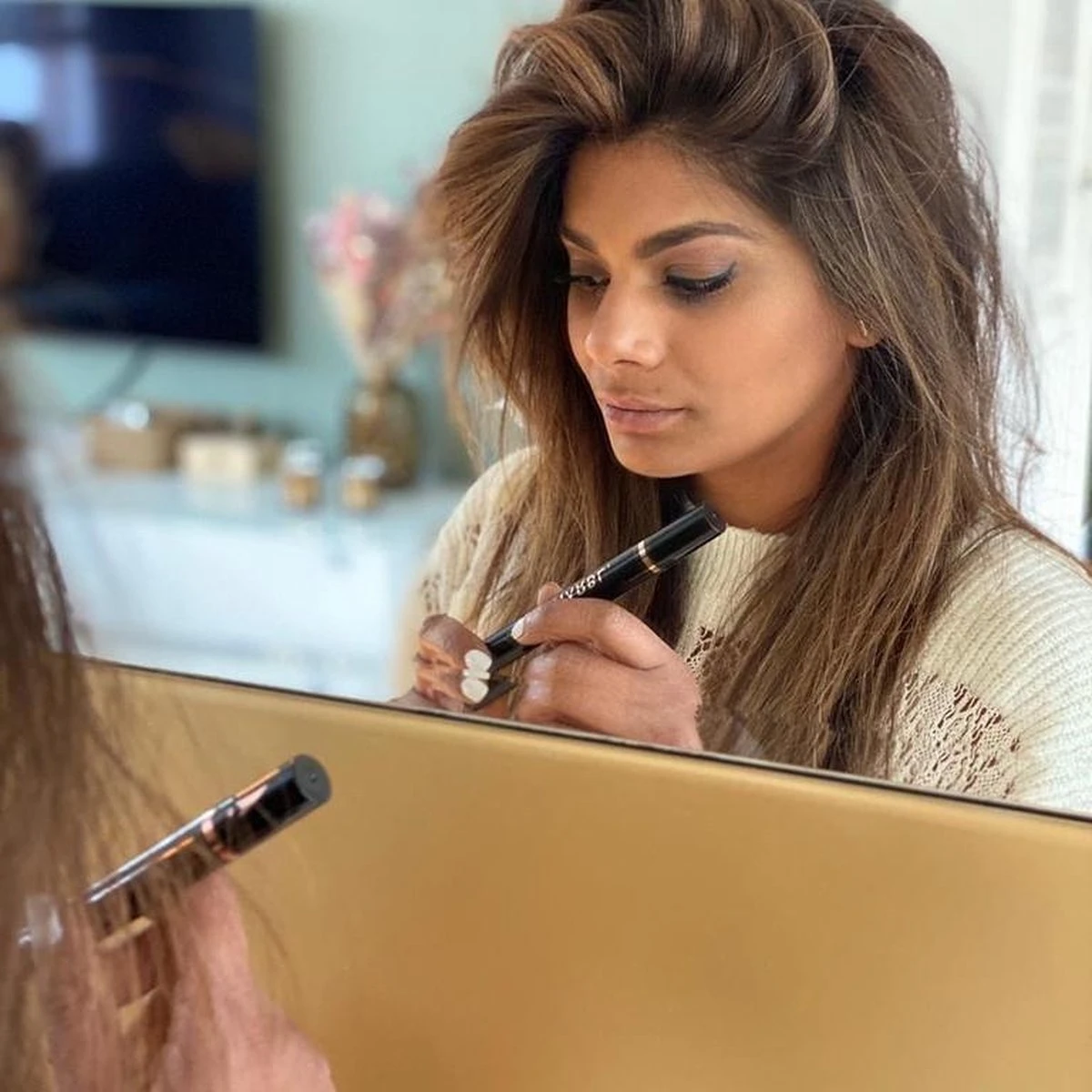 MARBL. Cosmetics - Easy Wing - Eyeliner Stempel - 8mm - Waterproof - Vlekproof - Vegan - Dierproefvrij 6 MARBL. Cosmetics - Easy Wing - Eyeliner Stempel - 8mm - Waterproof - Vlekproof - Vegan - Dierproefvrij – Image 4