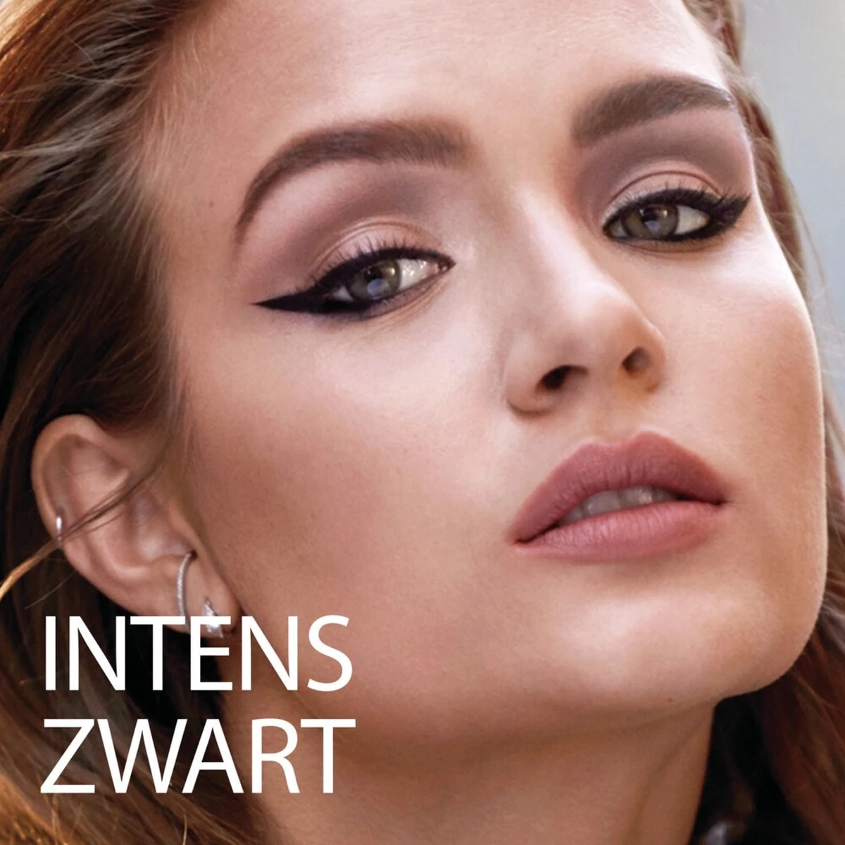 Maybelline New York Tattoo Studio Tattoo Liner - Liquid Ink - 710 Inked Black – Zwart - Ultra Langhoudende Liquid Eyeliner 6 Maybelline New York Tattoo Studio Tattoo Liner - Liquid Ink - 710 Inked Black – Zwart - Ultra Langhoudende Liquid Eyeliner – Image 4