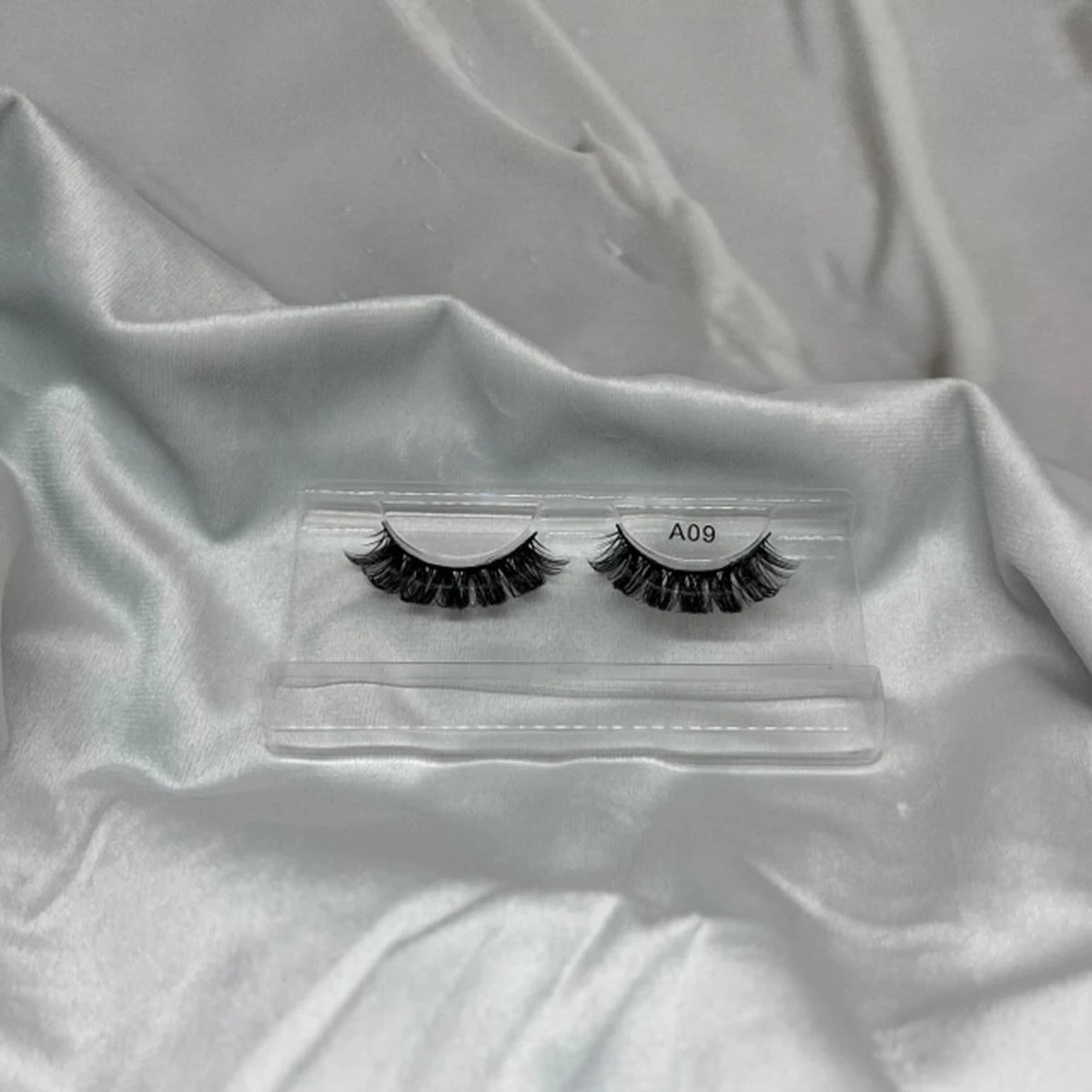 EHH BEAUTY - Lashes - Nepwimpers- Lash Exentions - Mooie Natuurlijke Wimpers - Volume Lashes - Russian Volume 4 EHH BEAUTY - Lashes - Nepwimpers- Lash Exentions - Mooie Natuurlijke Wimpers - Volume Lashes - Russian Volume – Image 2