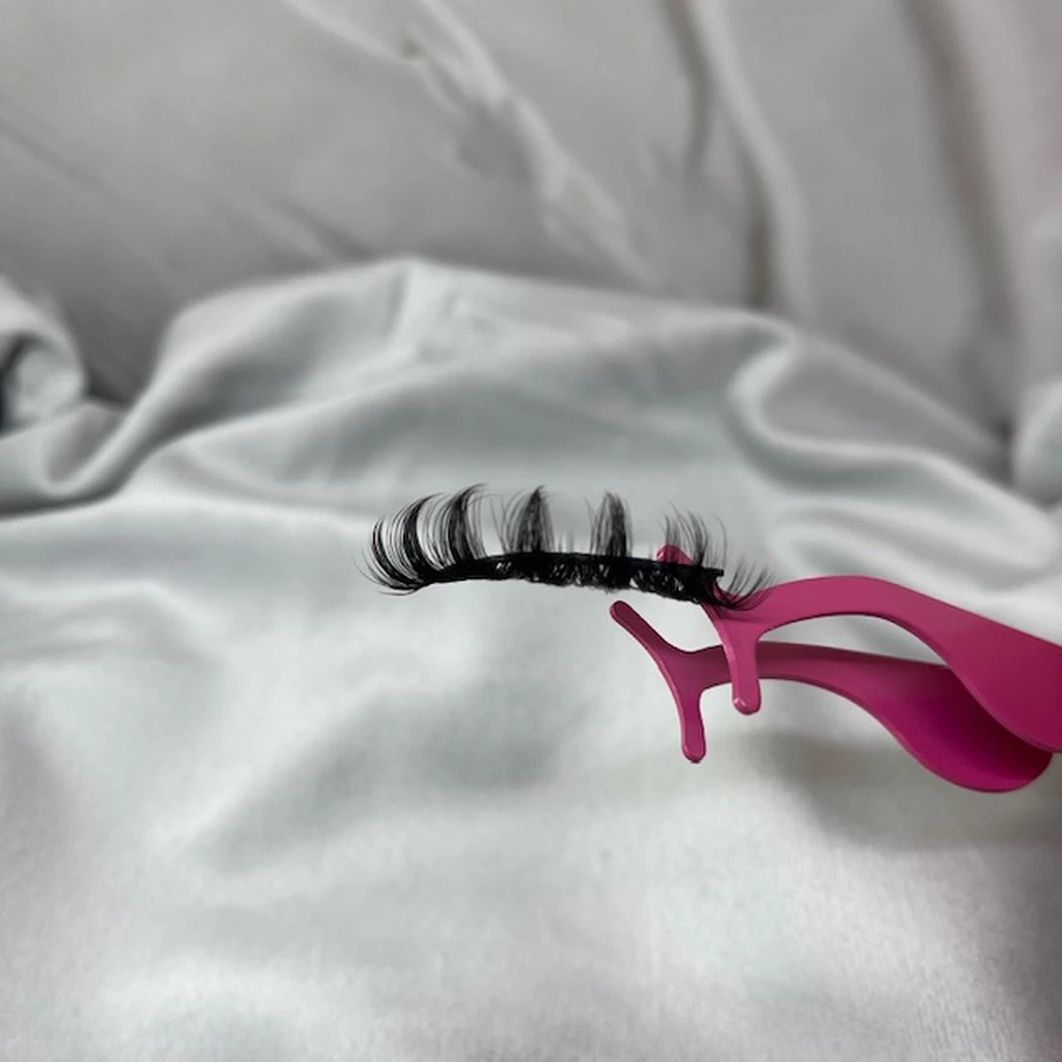 EHH BEAUTY - Lashes - Nepwimpers- Lash Exentions - Mooie Natuurlijke Wimpers - Volume Lashes - Russian Volume 5 EHH BEAUTY - Lashes - Nepwimpers- Lash Exentions - Mooie Natuurlijke Wimpers - Volume Lashes - Russian Volume – Image 3