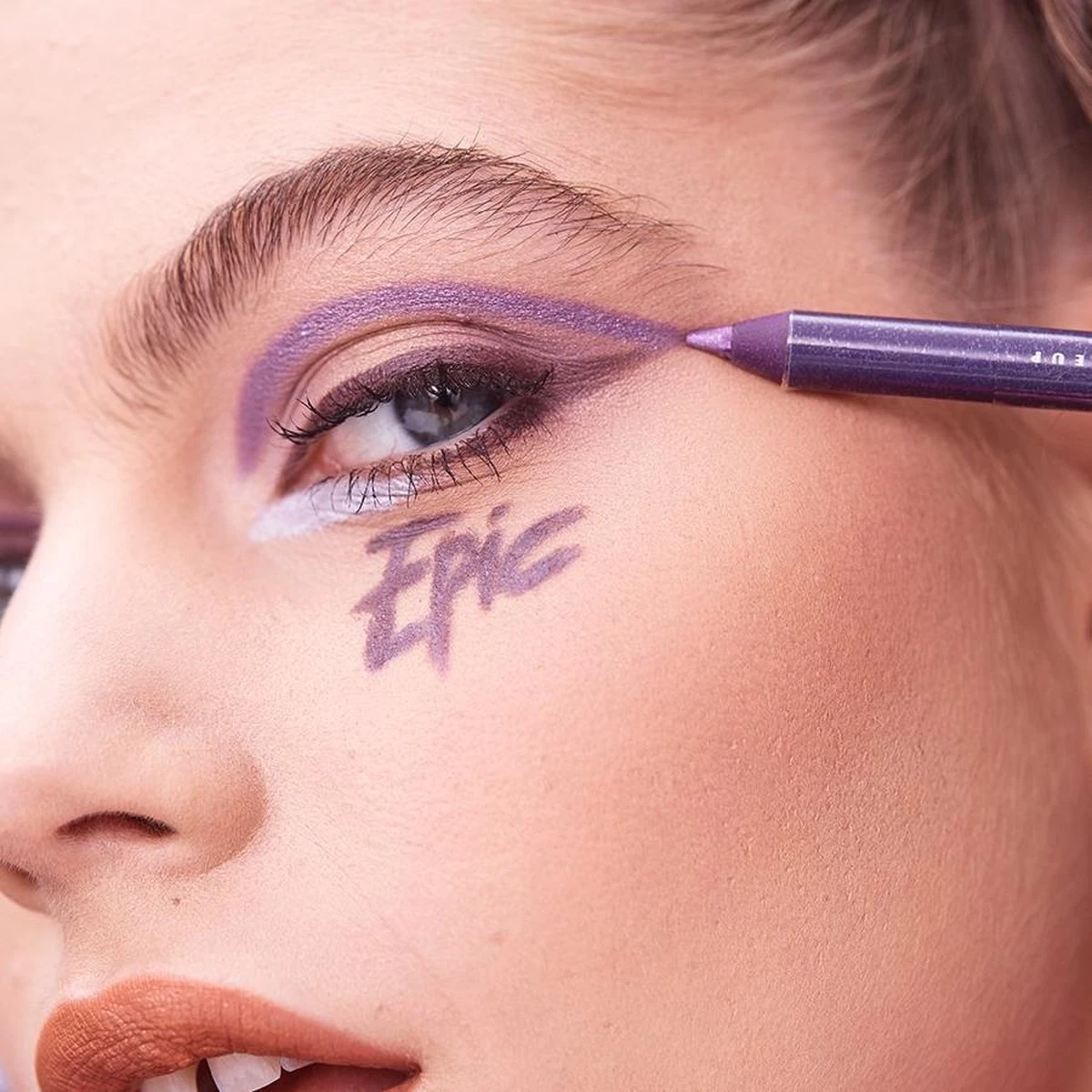 NYX Professional Makeup Epic Wear Liner Sticks - EWLS08 Pitch Black - Oogpotlood 6 NYX Professional Makeup Epic Wear Liner Sticks - EWLS08 Pitch Black - Oogpotlood – Image 4