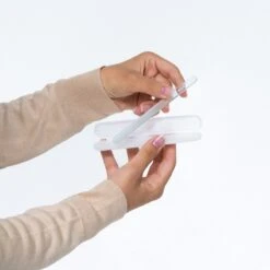 Herome Glazen Nagelvijl Glasvijl Reisformaat - Glass Nail File Travelsize - Voorkomt Splijten En Haakjes -Maquillage Cosmetics 1200x1200 3062