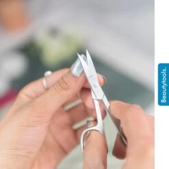 BeautyTools Professionele Nagelschaar - Stevige Nagelschaar Voor Nagelhoeken, Vingernagels En Teennagels - Pedicure / Manicure Schaar - Stevig Gebogen Snijvlak - (9.5 Cm) (NS-0829) -Maquillage Cosmetics 1200x1200 3171