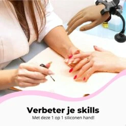 Quevo - Oefenhand Voor Nagels - Nailtrainer - 100 Nageltips - Nagelstickers - Nagelknipper -Maquillage Cosmetics 1200x1200 3287