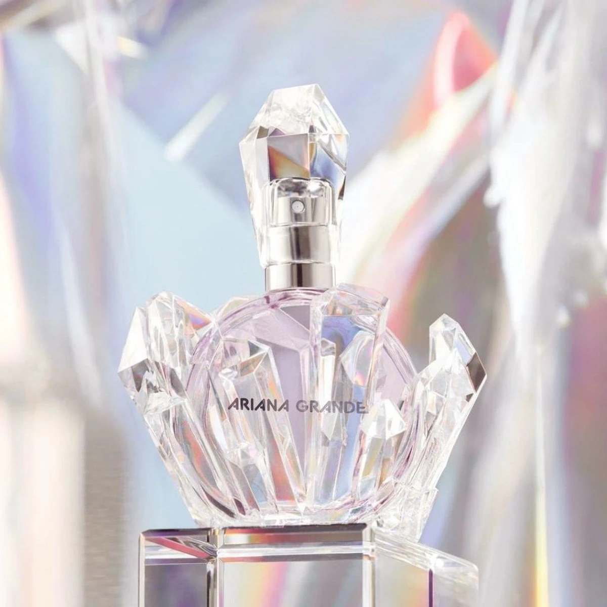 Ariana Grande R.E.M. - 100 Ml - Eau De Parfum Spray - Damesparfum 8 Ariana Grande R.E.M. - 100 Ml - Eau De Parfum Spray - Damesparfum – Image 6