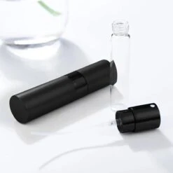 Scenty - Parfum Verstuiver Navulbaar - Mini Parfum Flesje - Reisflesje - Zwart 15 Scenty - Parfum Verstuiver Navulbaar - Mini Parfum Flesje - Reisflesje - Zwart -Maquillage Cosmetics 1200x1200 3992