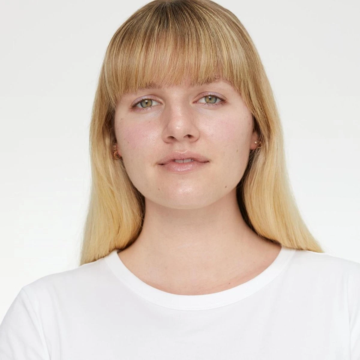 Rimmel London Lasting Finish Foundation - 103 True Ivory 14 Rimmel London Lasting Finish Foundation - 103 True Ivory – Image 12