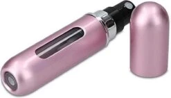 MaxedMore Navulbare Parfumverstuiver 5ml Rood/Licht Roze/ Oranje/Groen/ Blauw/ Grijs - 65 Keer Spraybare Parfum Verstuiver - Hervulbaar Tasverstuiver Voor Parfum - Meeneem Mini Geur Flesje Voor Op Reis - Lipstick Formaat Navulbaar Parfumflesje -Maquillage Cosmetics 1200x686