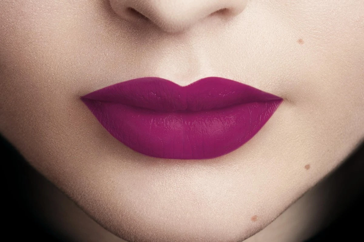 L'Oréal Paris Rouge Signature Lippenstift - 104 I Rebel - Paars - Matte Vloeibare Lipstick 5 L'Oréal Paris Rouge Signature Lippenstift - 104 I Rebel - Paars - Matte Vloeibare Lipstick – Image 3