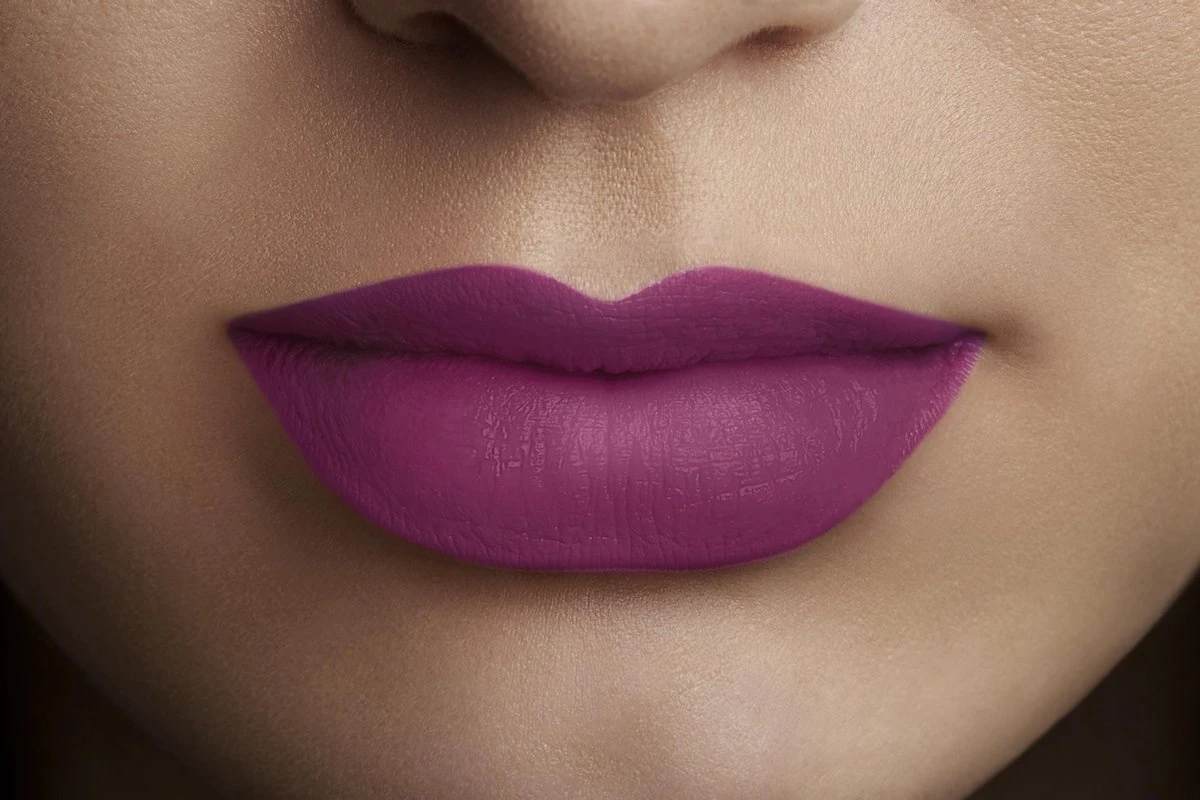 L'Oréal Paris Rouge Signature Lippenstift - 104 I Rebel - Paars - Matte Vloeibare Lipstick 6 L'Oréal Paris Rouge Signature Lippenstift - 104 I Rebel - Paars - Matte Vloeibare Lipstick – Image 4