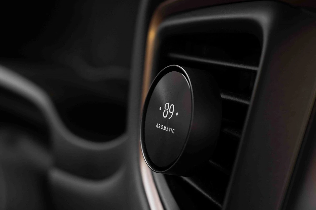 Aromatic 89 - Autoparfum - Luxe Auto Luchtverfrisser - Voor Luchtrooster - Autogeur - Auto Verfrisser - Auto Luchtje - Geurverfrisser - Vent Clip - Cadeau Voor Hem - By Design - Incl REFILL EXTRA - Vaderdag 3 Aromatic 89 - Autoparfum - Luxe Auto Luchtverfrisser - Voor Luchtrooster - Autogeur - Auto Verfrisser - Auto Luchtje - Geurverfrisser - Vent Clip - Cadeau Voor Hem - By Design - Incl REFILL EXTRA - Vaderdag