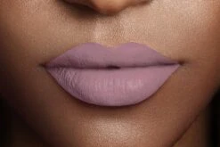 L’Oréal Paris Make-Up Designer Les Chocolats Lipstick - 842 Candy Man - Paars - Ultra Matte Lippenstift Met Chocoladegeur - 7,6 Ml -Maquillage Cosmetics 1200x801 3