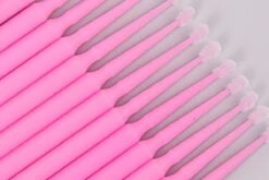Lashes & More - 100 Stuks Wegwerp Microbrushes - Roze - Wimpers Uitbreiding - Individuele Lash Verwijderen - Wattenstaafje - Micro Borstel Voor Wimper Extensions Tool- Microbrush -Maquillage Cosmetics 1200x803 3