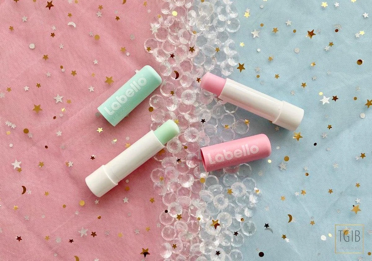 Labello Verzorgende Lipscrub Aloe Vera - Verzorgende Carin Scrub Balsem 4 Labello Verzorgende Lipscrub Aloe Vera - Verzorgende Carin Scrub Balsem – Image 2