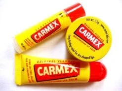 Carmex Lipbalsem Tube Cherry -Maquillage Cosmetics 1200x900 7
