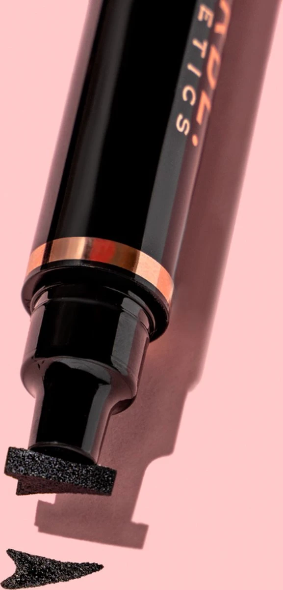 MARBL. Cosmetics - Easy Wing - Eyeliner Stempel - 8mm - Waterproof - Vlekproof - Vegan - Dierproefvrij 8 MARBL. Cosmetics - Easy Wing - Eyeliner Stempel - 8mm - Waterproof - Vlekproof - Vegan - Dierproefvrij – Image 6