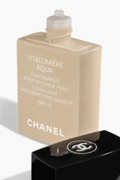 Chanel Vitalumiere Aqua Foundation - 30 Beige - SPF15 - 30 Ml -Maquillage Cosmetics 800x1200 3