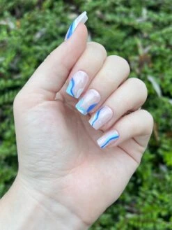 Merkloos Korte Blauwe Lijn Nagels - Blauw - Plaknagels - Plaktabs - Kort -Maquillage Cosmetics 900x1200 46