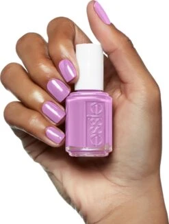 Essie Play Date 102 - Lila - Nagellak -Maquillage Cosmetics 906x1200 6