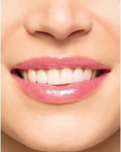 Clarins Instant Light Natural Lip Perfector - 01 Rose Shimmer - Lipgloss - 12 Ml -Maquillage Cosmetics 952x1200 1