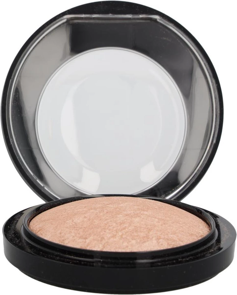 MAC Cosmetics Mineralize Skinfinish Highlighter Poeder - Soft & Gentle 6 MAC Cosmetics Mineralize Skinfinish Highlighter Poeder - Soft & Gentle – Image 4